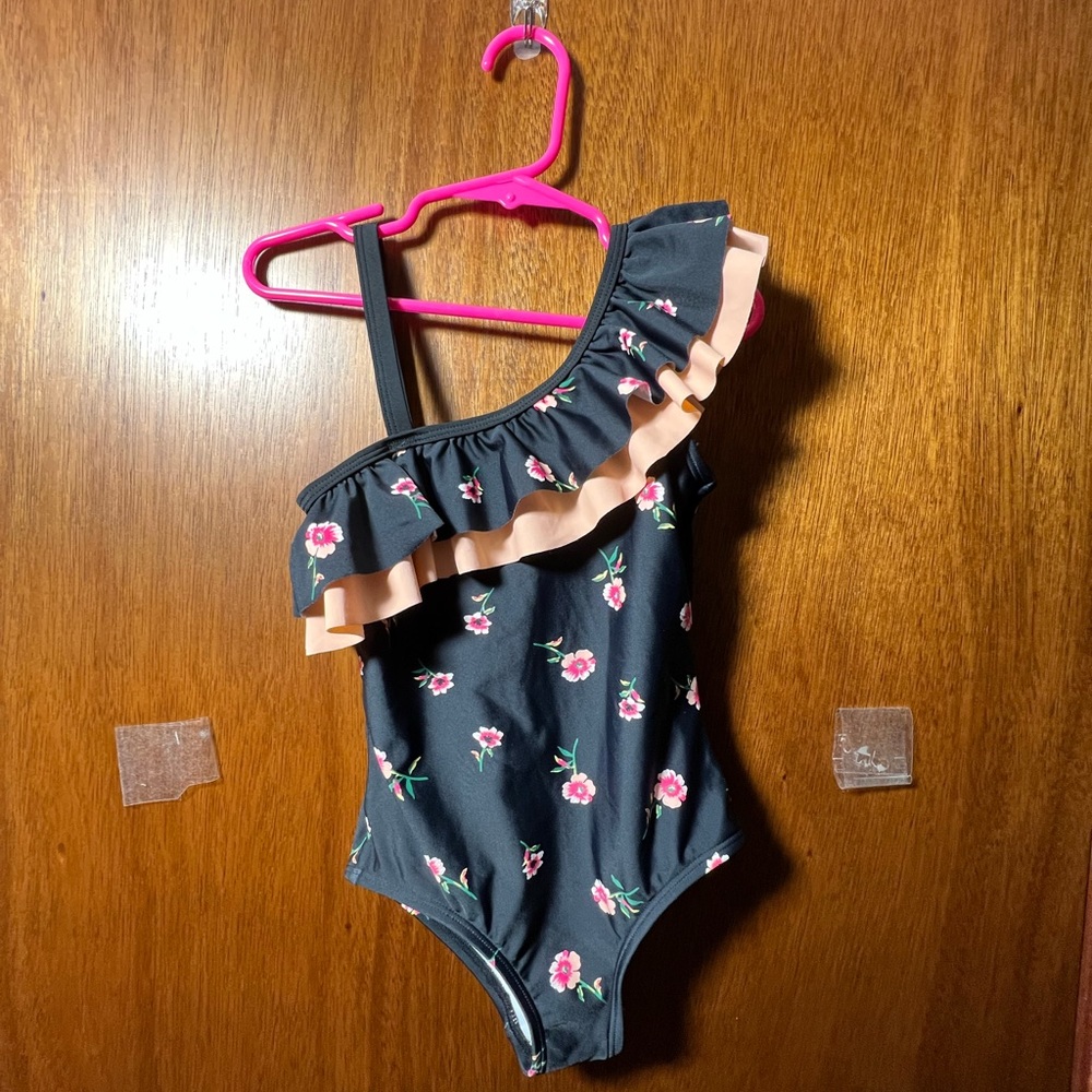 Kanu brand size 6 black floral ruffle bathing suit